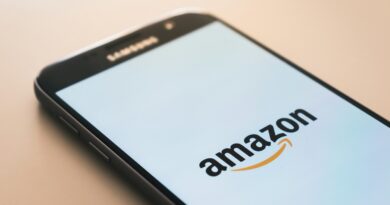 Samsung Galaxy Smartphone mit Amazon Logo